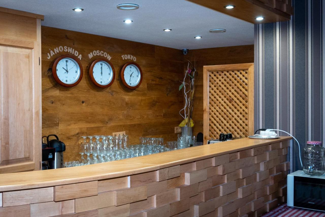 Atryum Hotel Szolnok Exterior photo